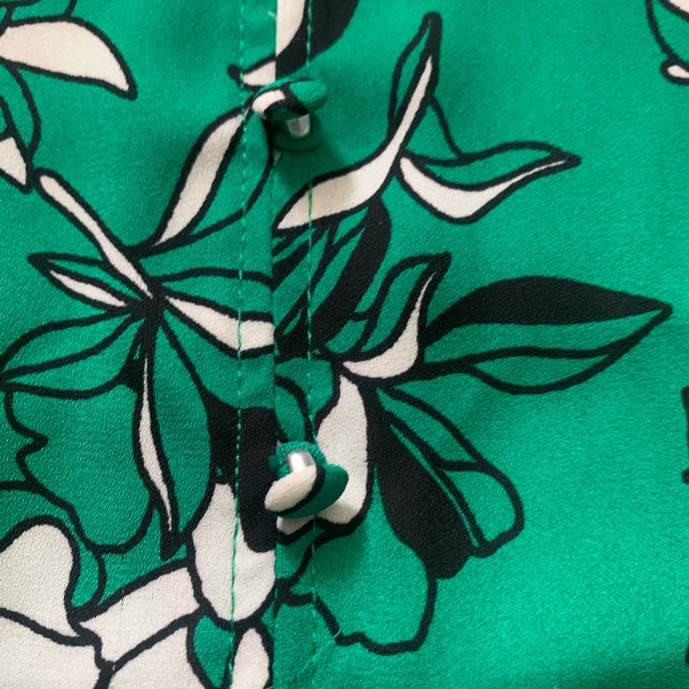 Kelly Green summer blouse - size large - Picture 3 of 3